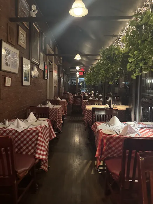 Mimi's Restaurant and Piano Bar Picture 5
