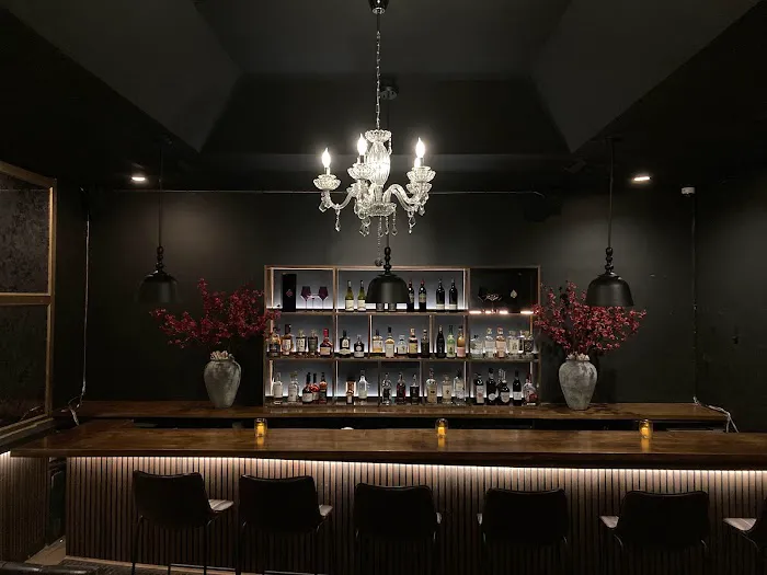 Wildcard Bar Picture 1
