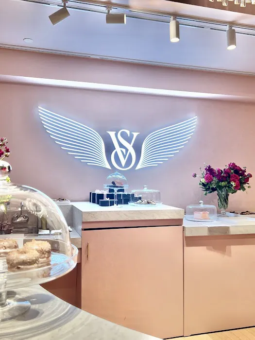 Champagne Bar by Victoria's Secret Picture 1