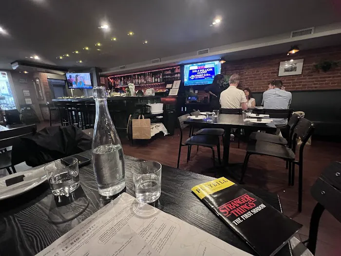 Emmy Squared Pizza: Hell's Kitchen Picture 3