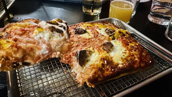 Emmy Squared Pizza: Hell's Kitchen Picture 2
