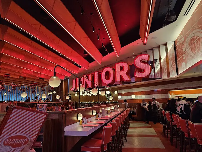 Junior's Restaurant and Bakery Picture 2