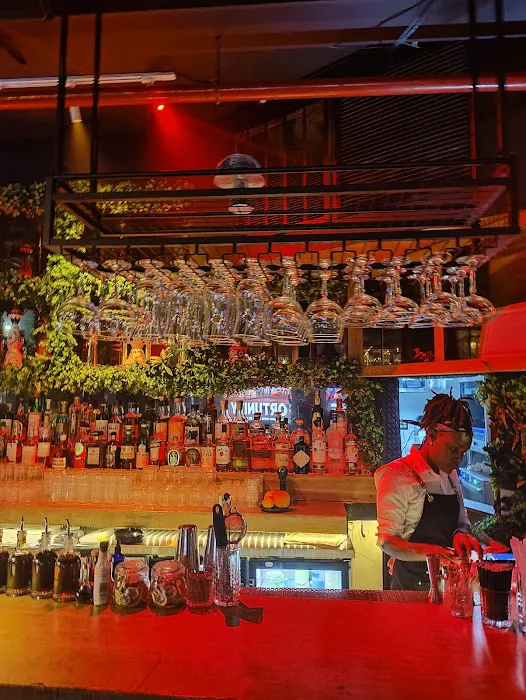 Rabbit Hole TSQ Picture 9