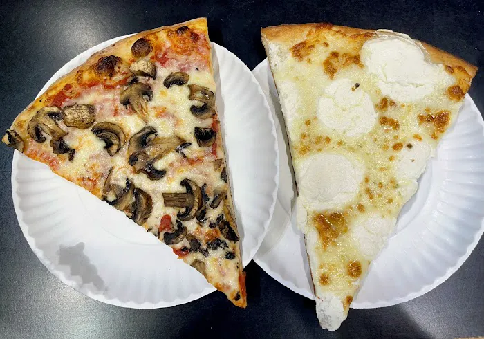 Radio City Pizza Picture 3