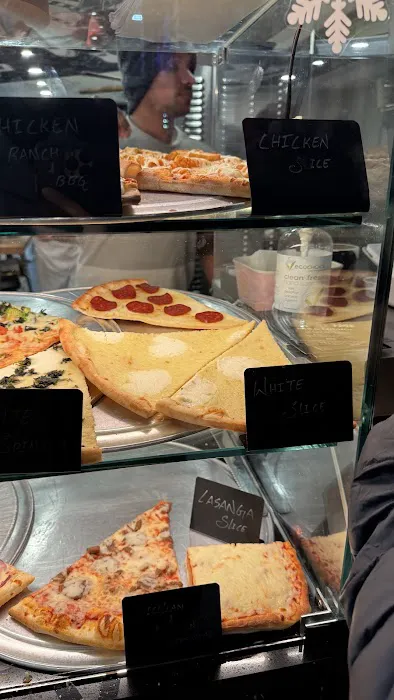 Famous Italian pizza Picture 1