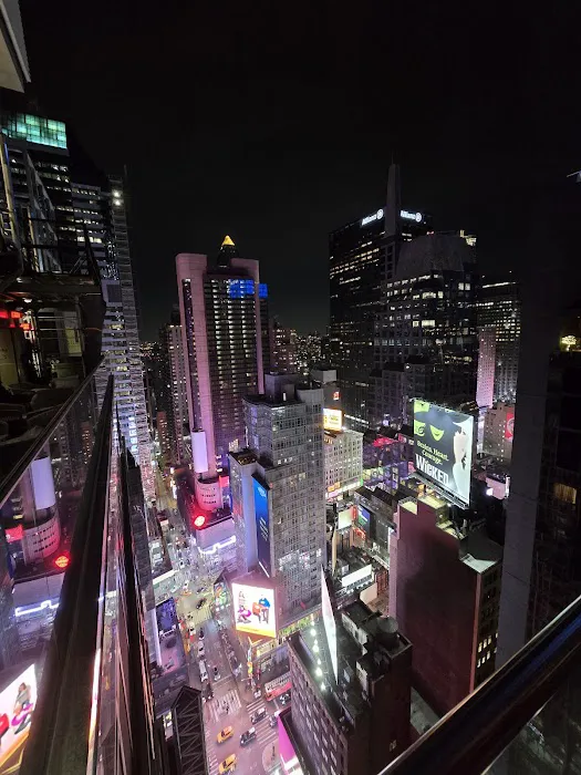 Interlude Rooftop Lounge Picture 7