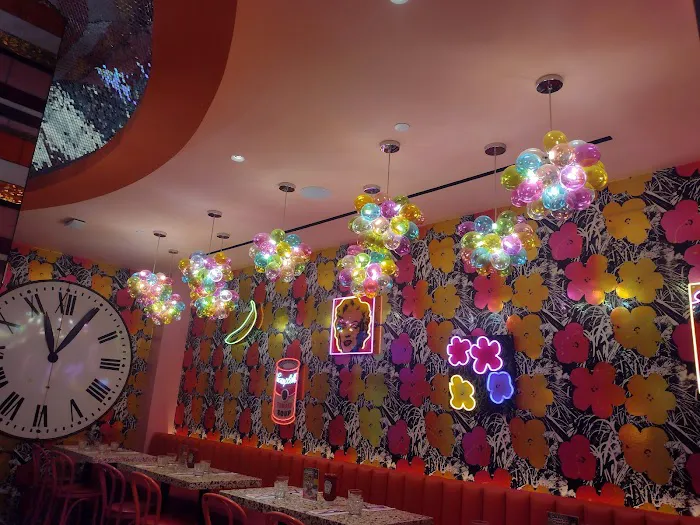 Serendipity 3 - Times Square Picture 5