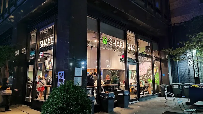 Shake Shack 1700 Broadway - 53rd & 7th Picture 5