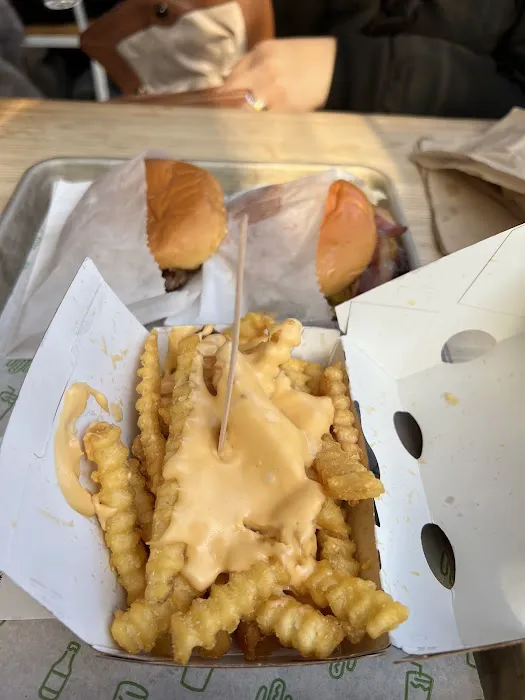 Shake Shack 1700 Broadway - 53rd & 7th Picture 4