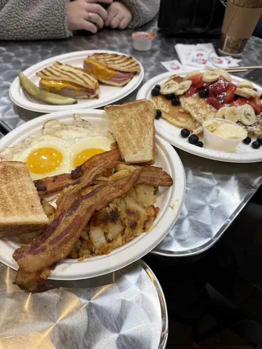 810 Deli & Cafe Picture 5