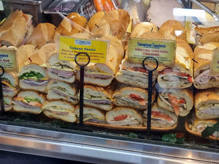 810 Deli & Cafe Picture 8
