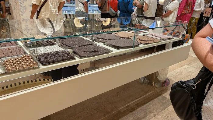 Venchi Chocolate & Gelato 7th Avenue Picture 5