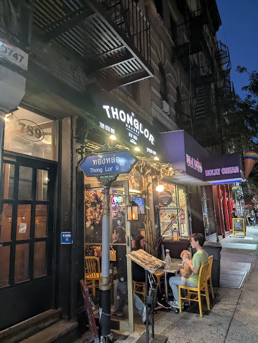 ThongLor New York Picture 2