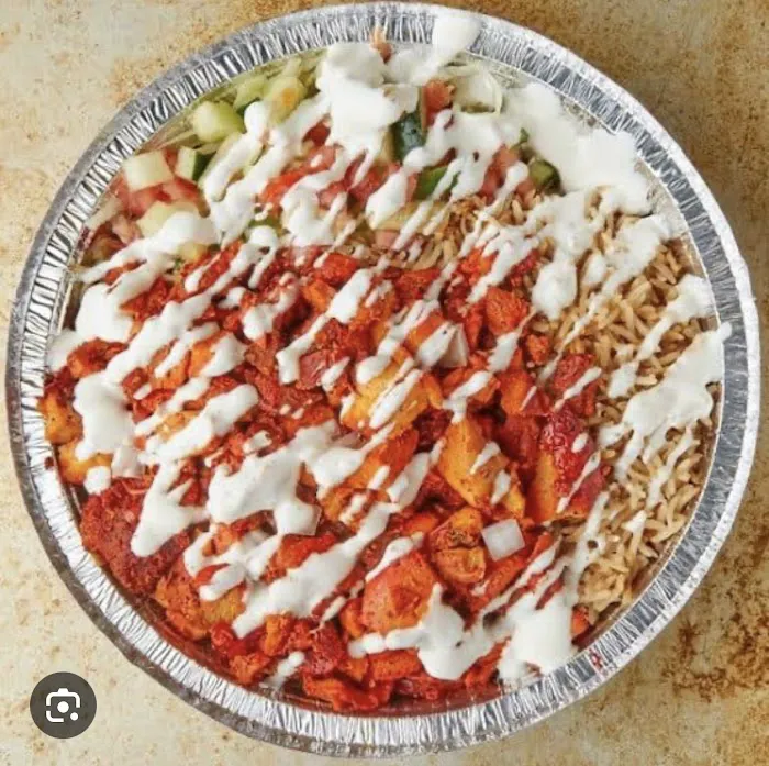 Halal kitchen food truck Picture 6