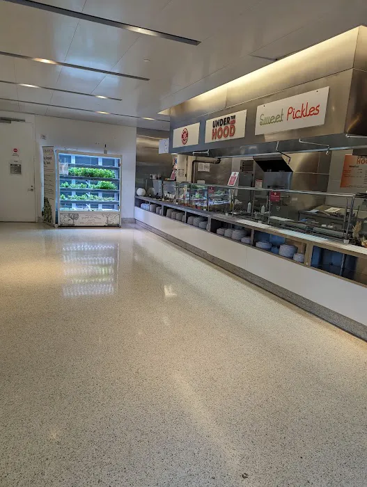 Fordham University Cafetería Picture 5