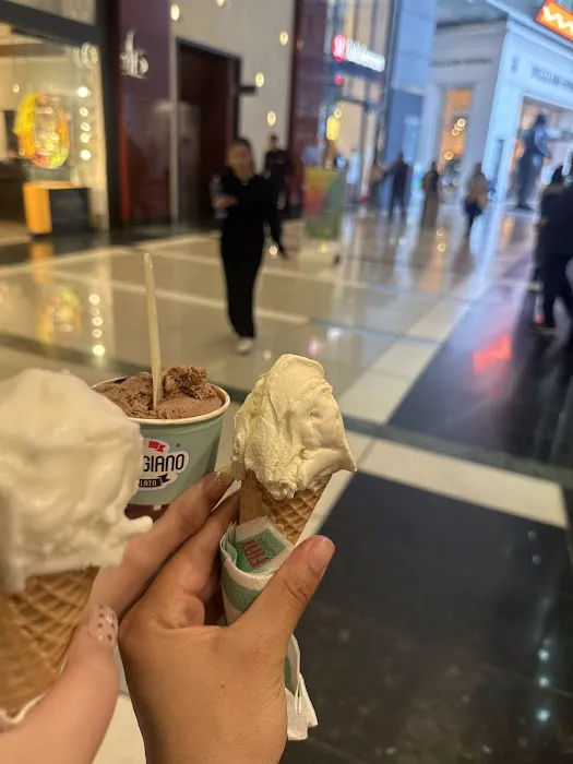 L'Artigiano Gelato Picture 5