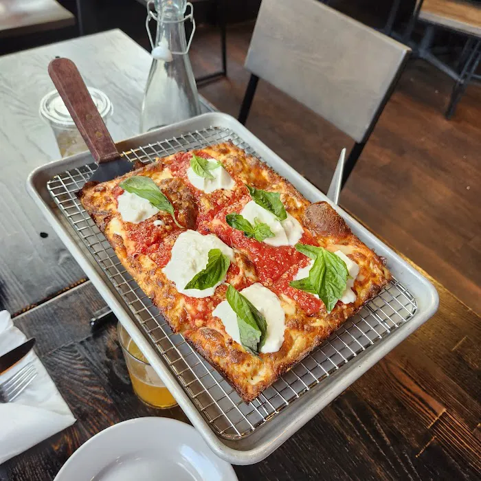 Emmy Squared Pizza: Midtown West Picture 7