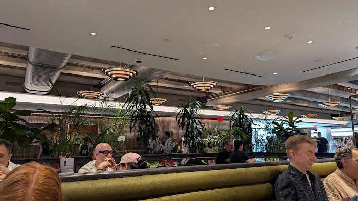 5 Acres Restaurant Picture 3