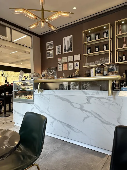 Café at Saks Picture 5