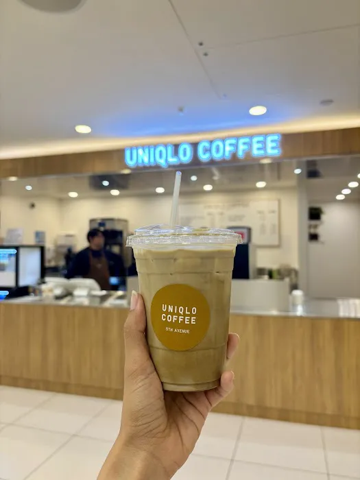 UNIQLO COFFEE 5th Avenue Picture 5