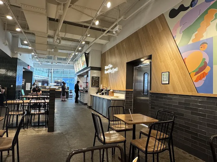 Shake Shack Columbus Circle Picture 3