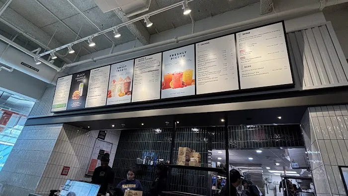 Shake Shack Columbus Circle Picture 4
