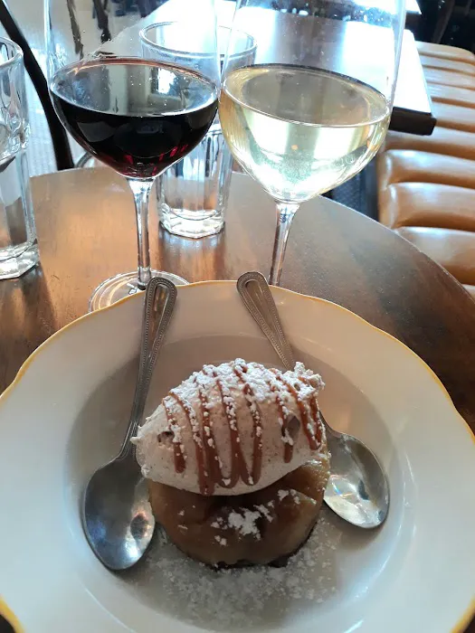 Vin Sur Vingt Wine Bar - Riverside Blvd Picture 8