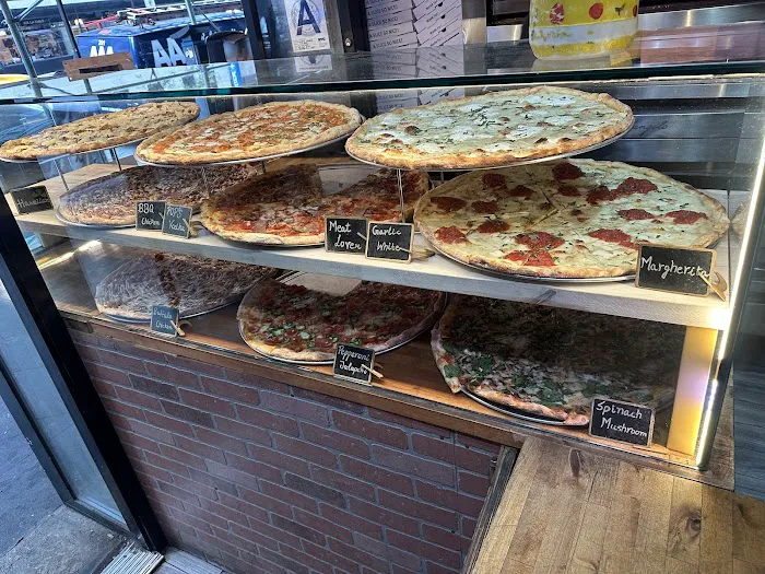 Pop's Pizzas Picture 4