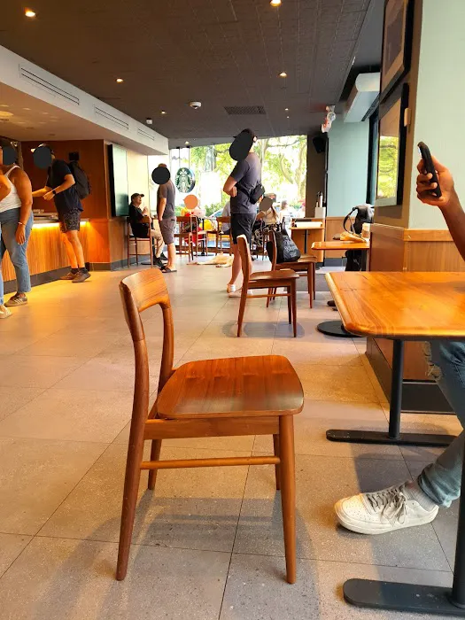 Starbucks Picture 10