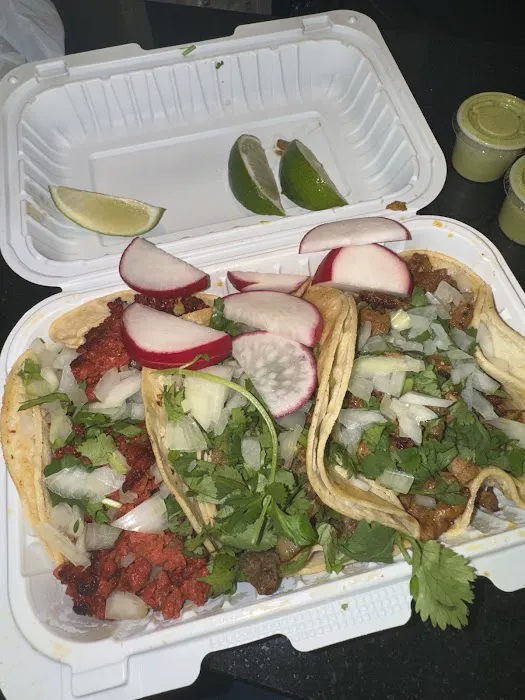 Tacos y Quesadillas México (Food Truck) Picture 6