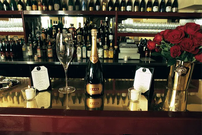 Flûte Champagne Bar Picture 3