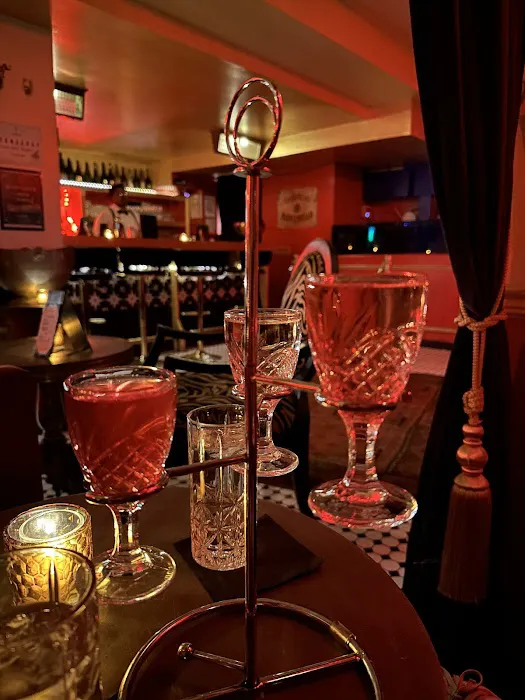 Flûte Champagne Bar Picture 6
