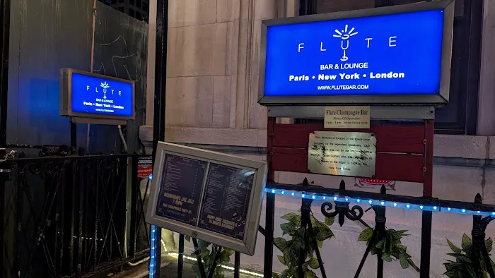 Flûte Champagne Bar Picture 2