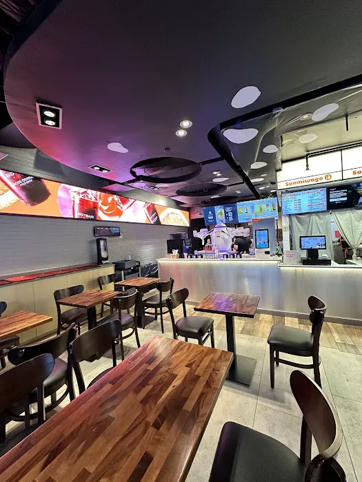Sanmiwago / Botbar Kitchen Picture 7