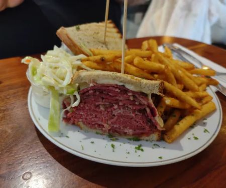 Roxy Delicatessen