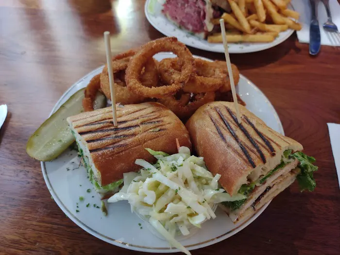 Roxy Delicatessen Picture 2