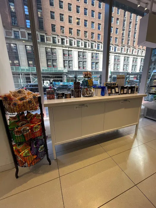 Nordstrom Ebar Artisan Coffee – Men’s Store Picture 4