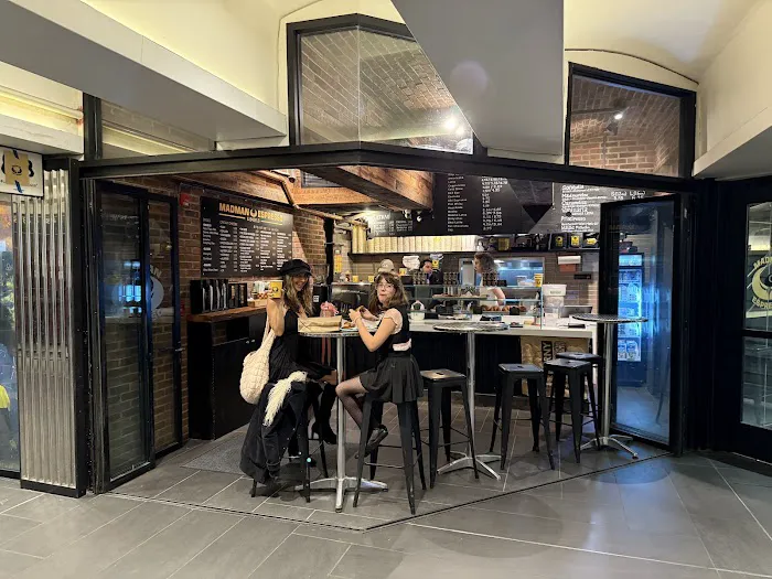 Madman Espresso & Bagels at TurnStyle Market Picture 3