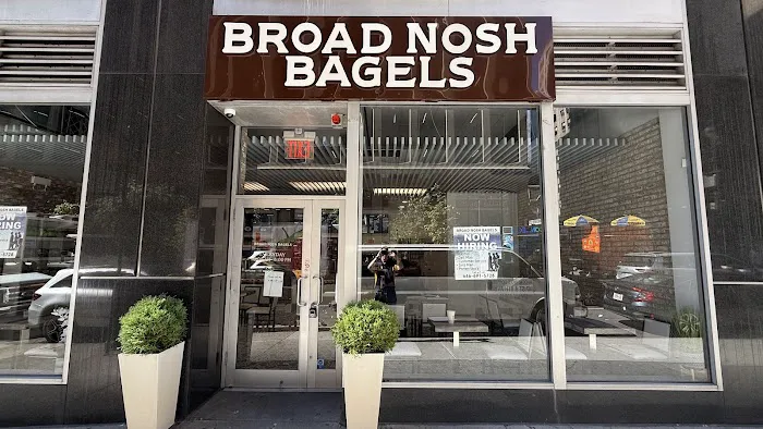 Broad Nosh Bagels Deli & Catering 49th Street Picture 7