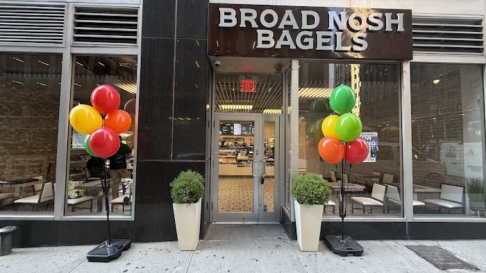 Broad Nosh Bagels Deli & Catering 49th Street Picture 8