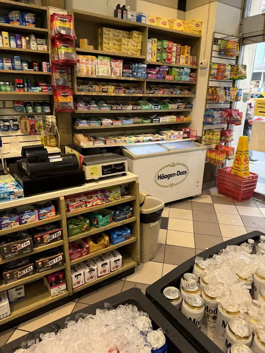 Deli On Madison Picture 6