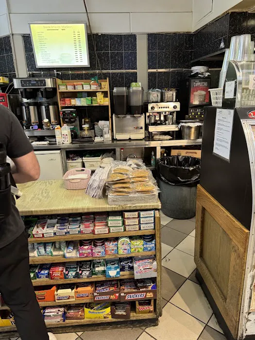 Deli On Madison Picture 3