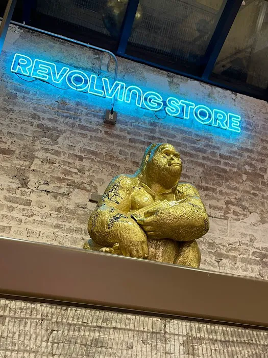 Revolving Store Picture 10
