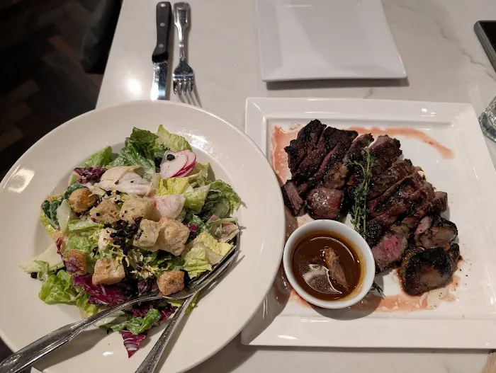 Wolf & Lamb Steakhouse Picture 7