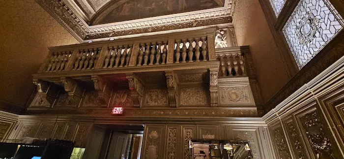 The Gold Room Picture 7