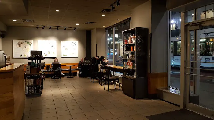 Starbucks Picture 6
