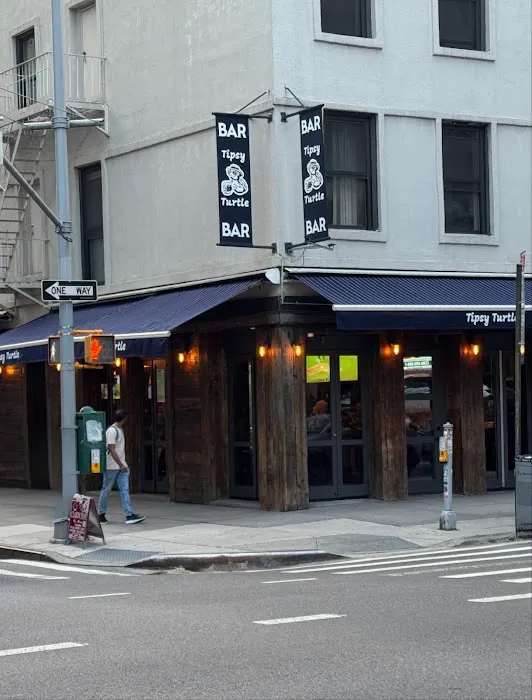 Tipsy Turtle Bar and Cafe Picture 8