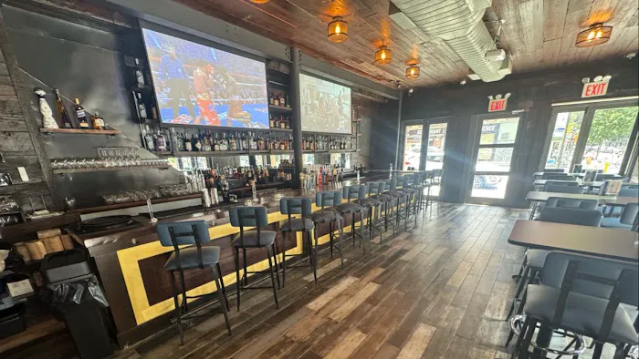Tipsy Turtle Bar and Cafe Picture 7