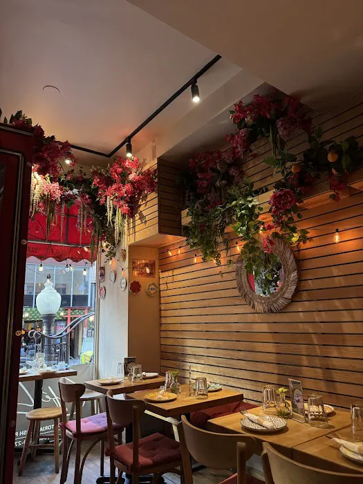 Cafe Luce - Italian Restaurant & Wine Bar Picture 10