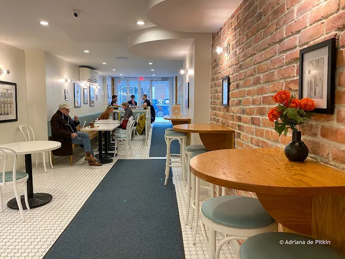 Eclair Bakery + Cafe Picture 3